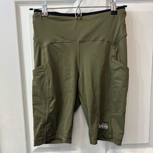 REI Women’s Tights Shorts Medium